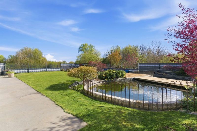 Exklusives Wohnen direkt am Golfplatz - Gehobenes Einfamilienhaus - Keller, Pool, Teich & PV-Anlage /  / 1220&nbsp;Wien / Bild 2